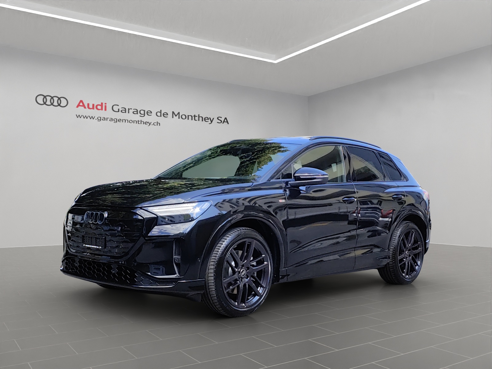 AUDI Q4 e-tron SUV quattro performance Attraction — slika 1