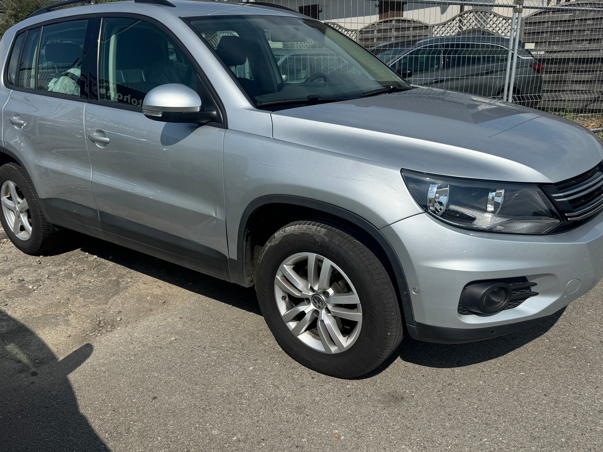 VW Tiguan 2.0 TDI BlueMotion Track&Field 4Motion DSG-image-2