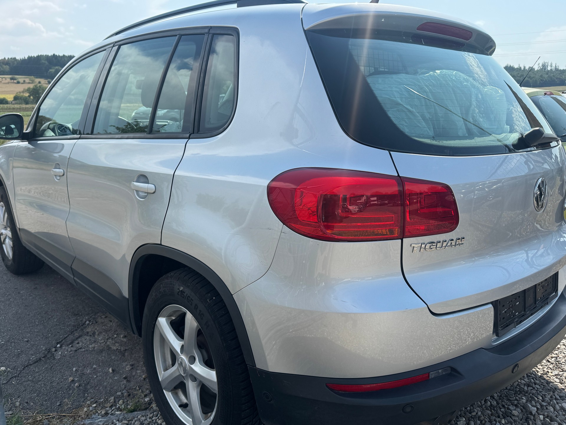 VW Tiguan 2.0 TDI BlueMotion Track&Field 4Motion DSG-image-4