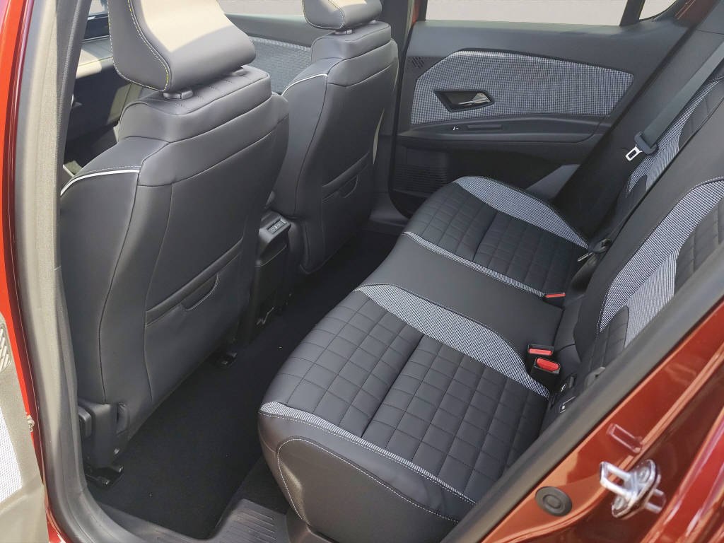 RENAULT R4 E-Tech Comfort Range plein sud iconic-image-9