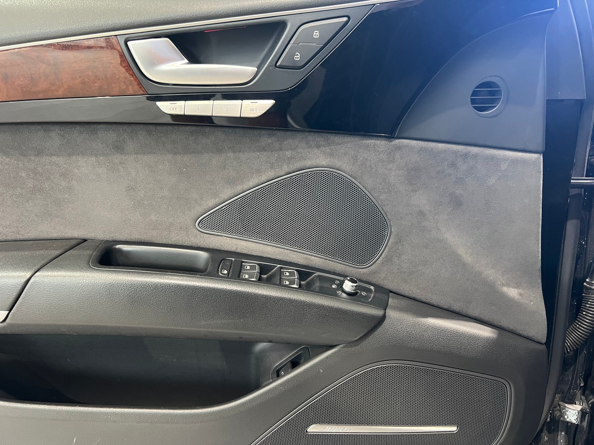 AUDI A8 4.2 FSI quattro**S-Sportsitze,Panodach,Tempomat ACC,Rückfahrtkamera**-image-14