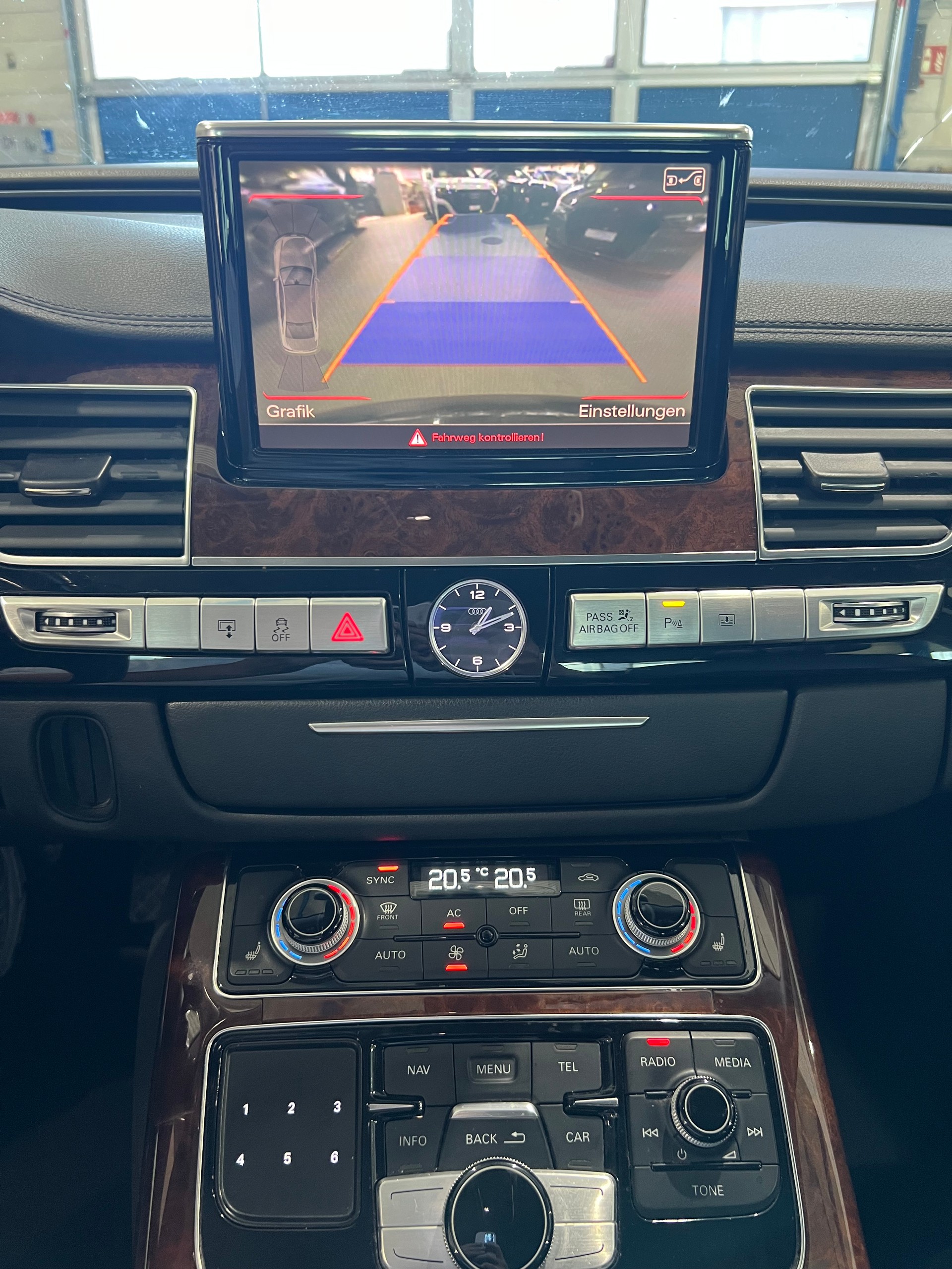 AUDI A8 4.2 FSI quattro**S-Sportsitze,Panodach,Tempomat ACC,Rückfahrtkamera**-image-9