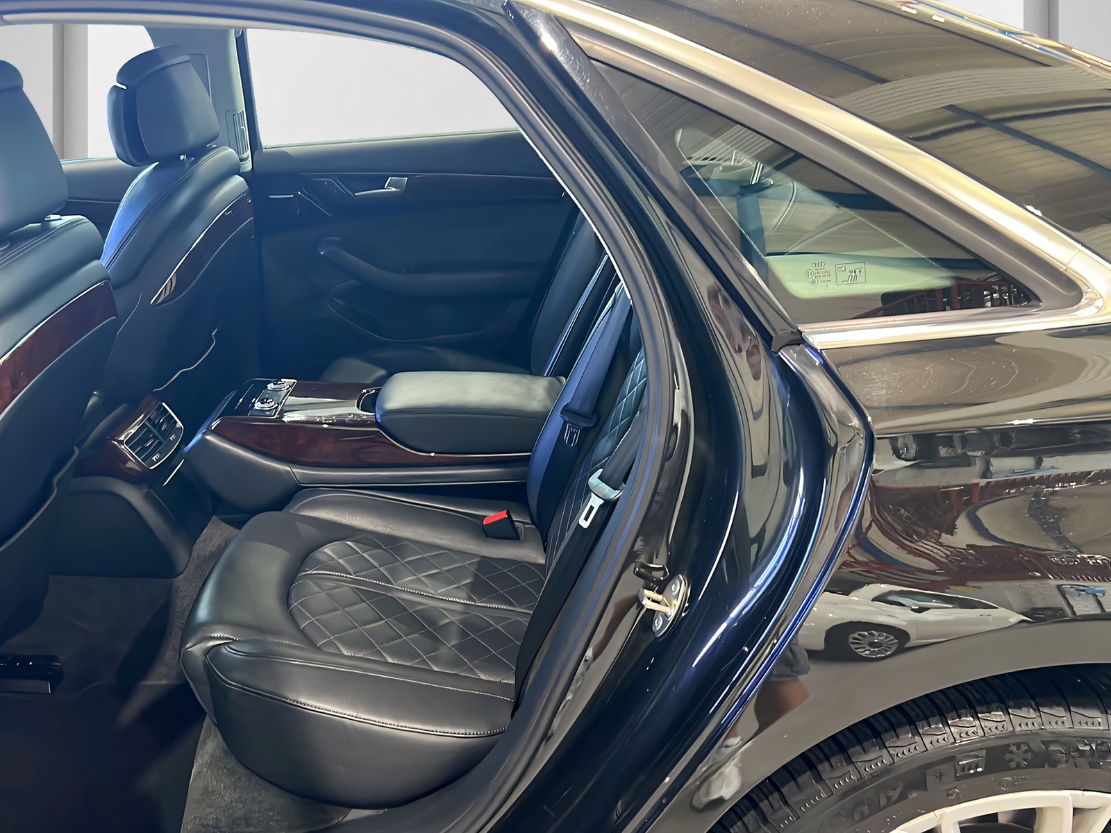 AUDI A8 4.2 FSI quattro**S-Sportsitze,Panodach,Tempomat ACC,Rückfahrtkamera**-image-8