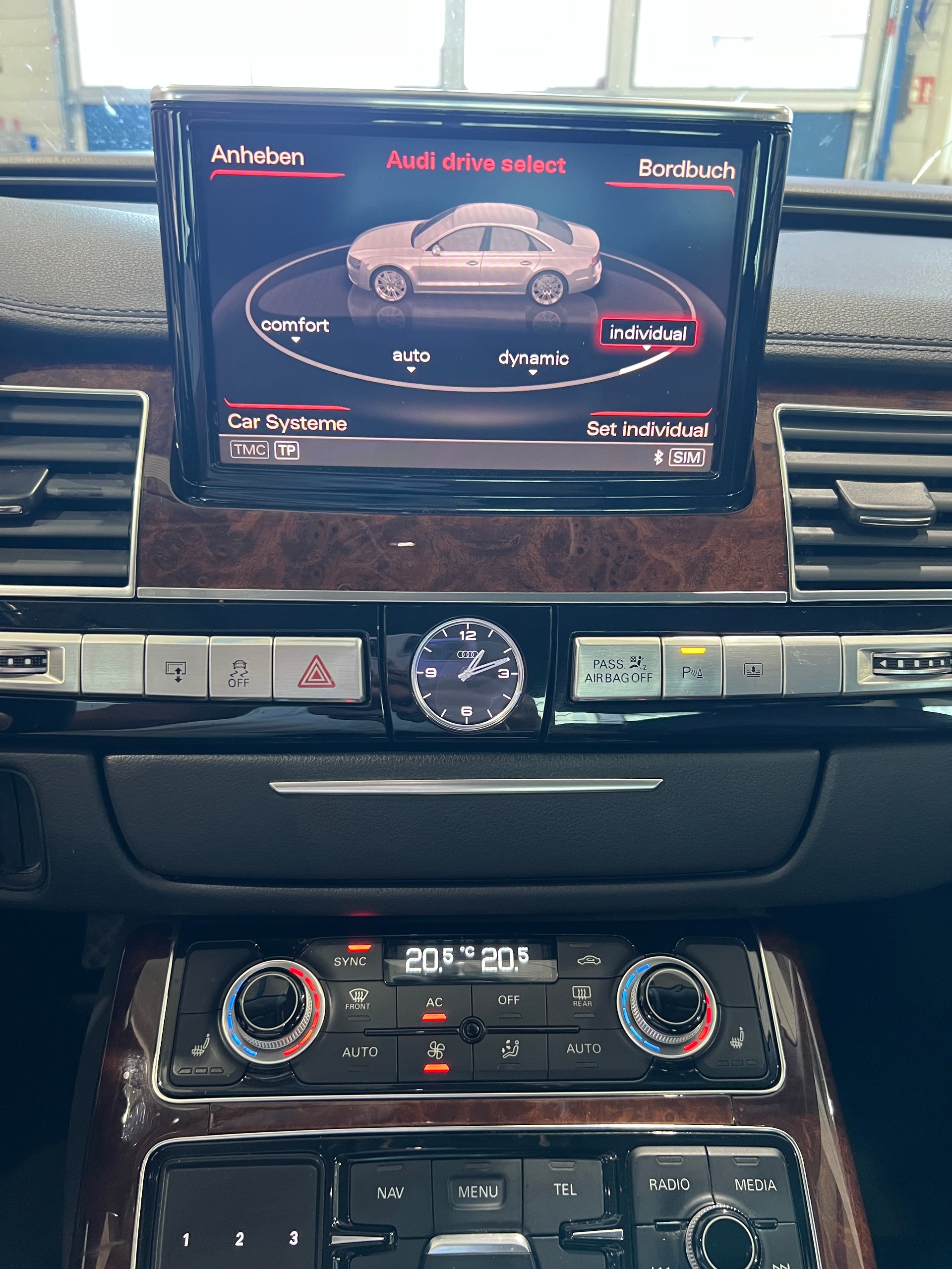 AUDI A8 4.2 FSI quattro**S-Sportsitze,Panodach,Tempomat ACC,Rückfahrtkamera**-image-10