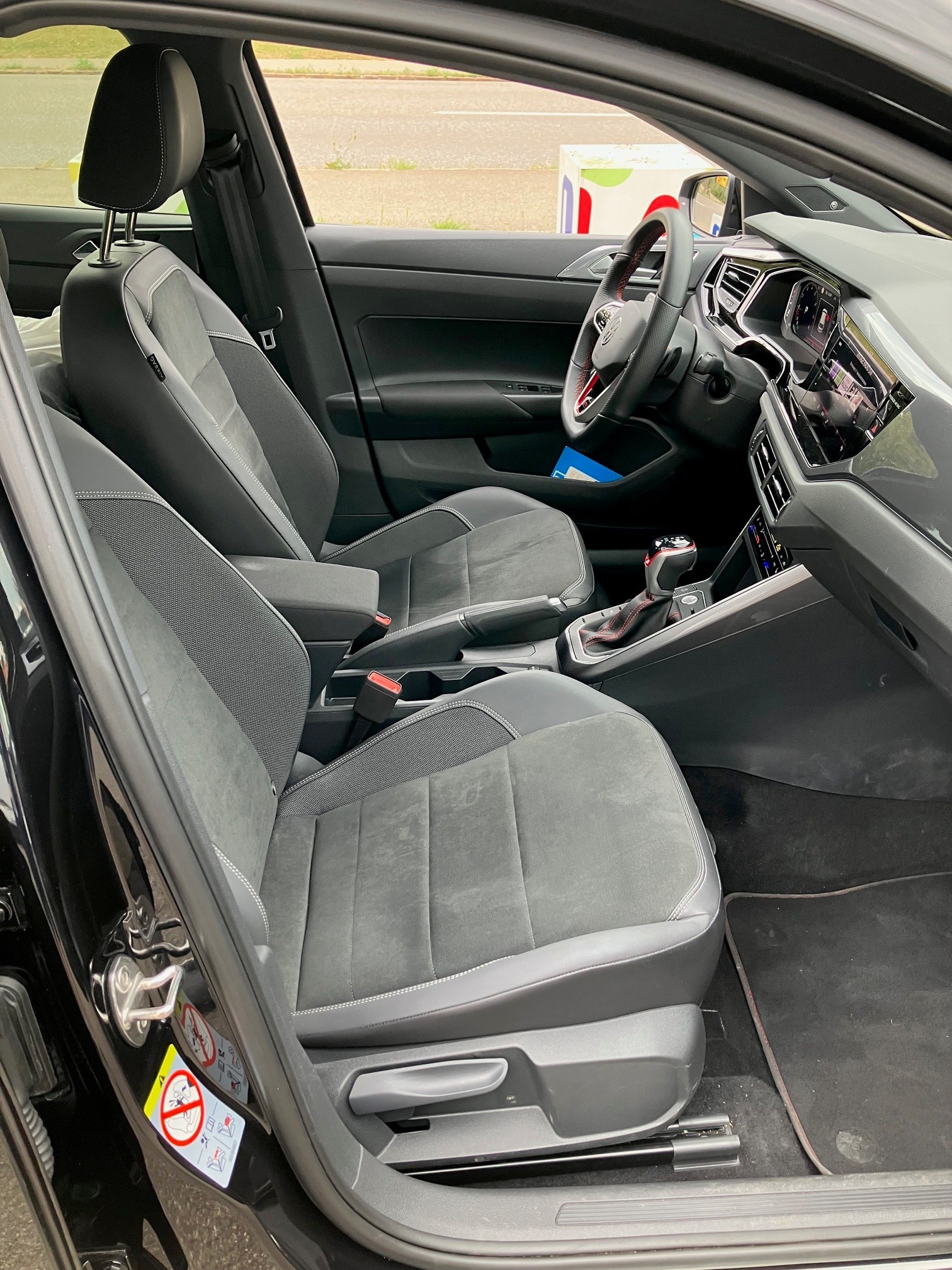 VW Polo 2.0 TSI GTI DSG-image-7