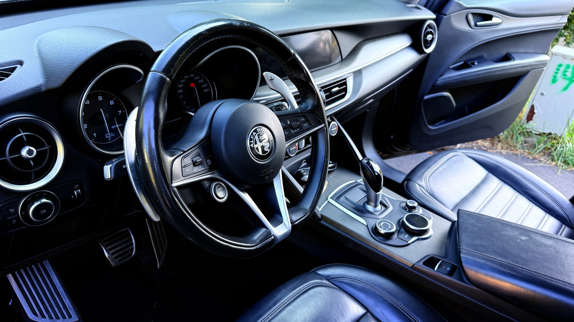 ALFA ROMEO Stelvio 2.0 Executive Q4 Automatic-image-9