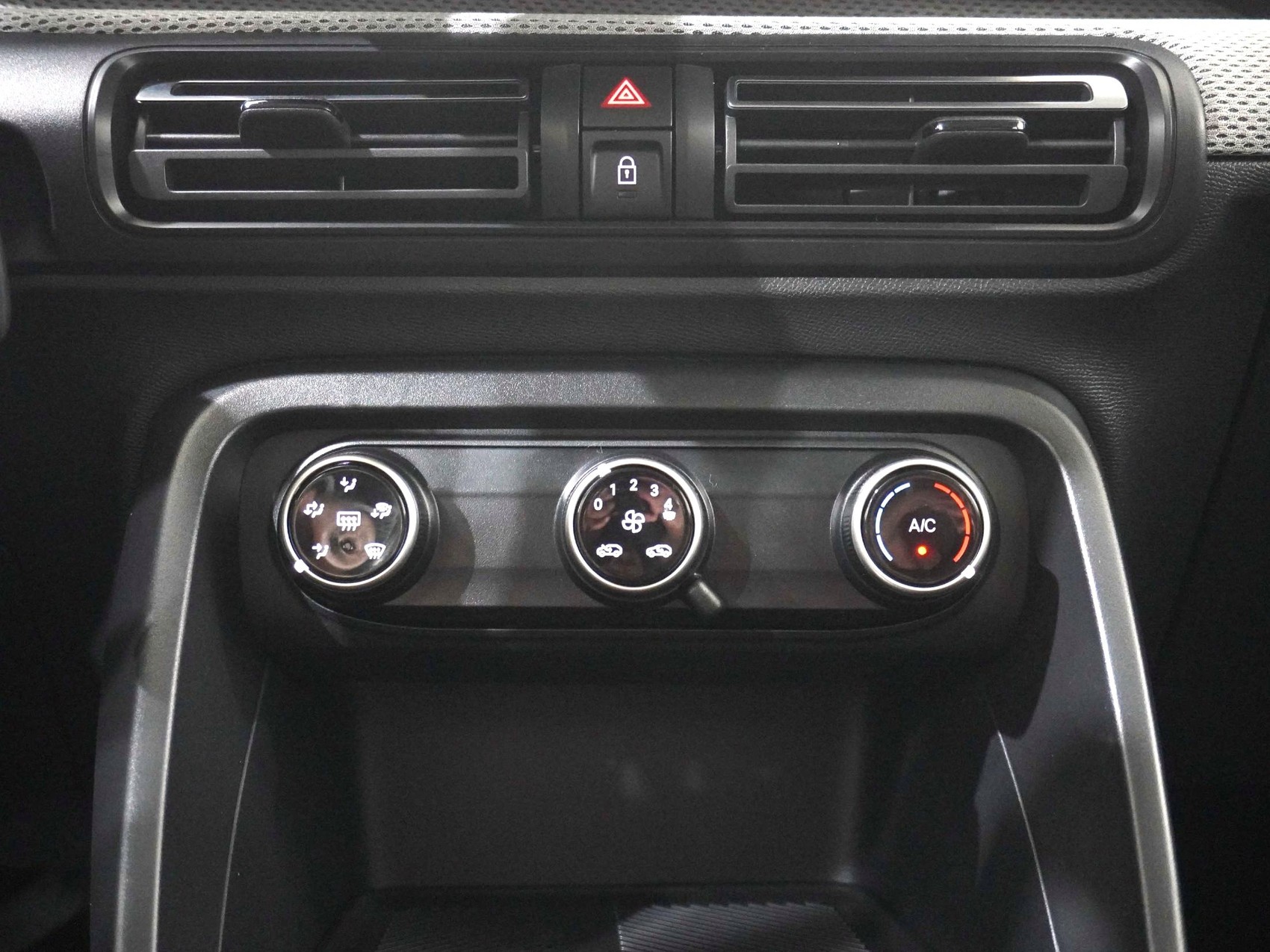 CITROEN C3 1.2 Hybrid You+-image-12