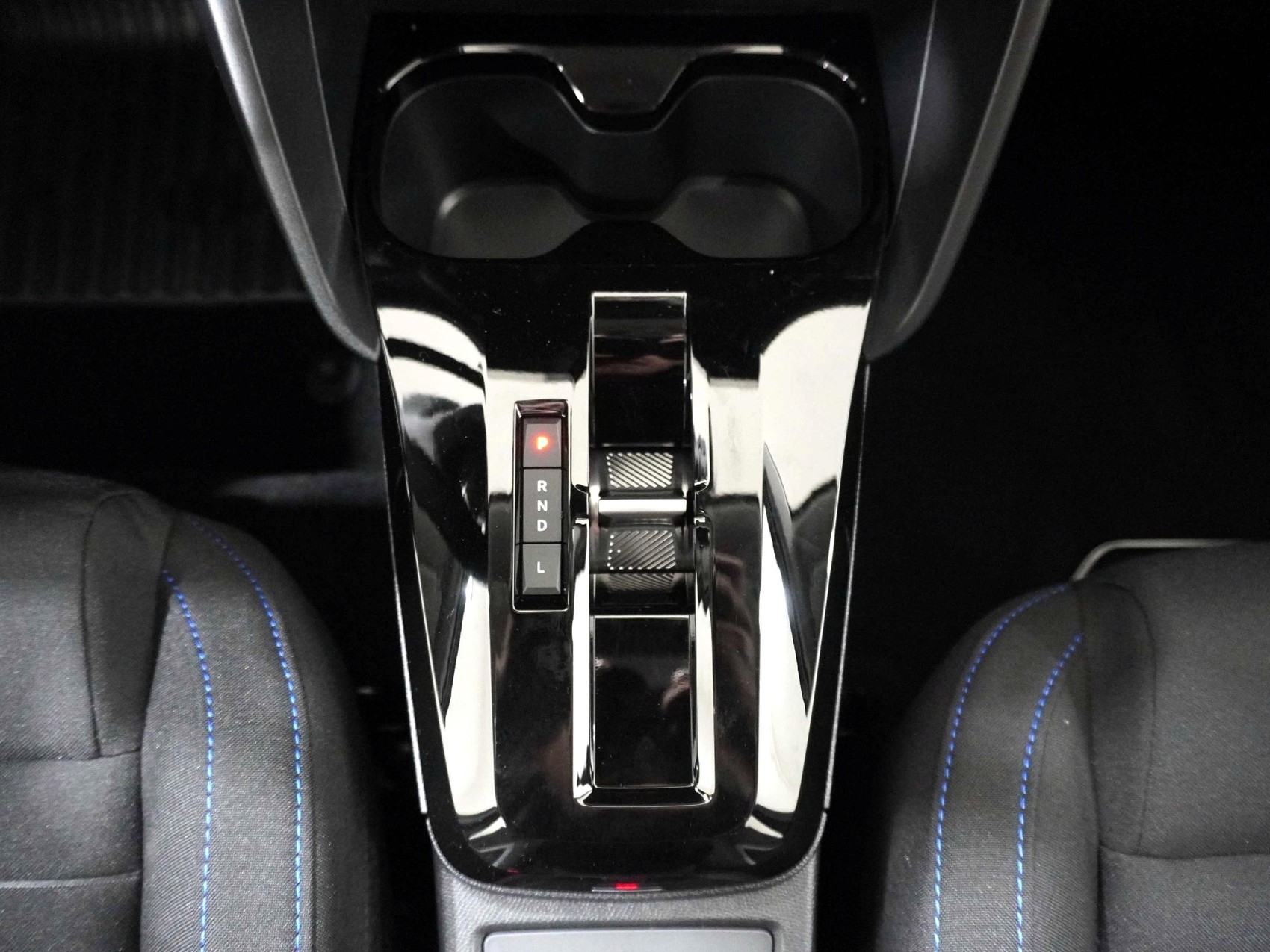 CITROEN C3 1.2 Hybrid You+-image-10