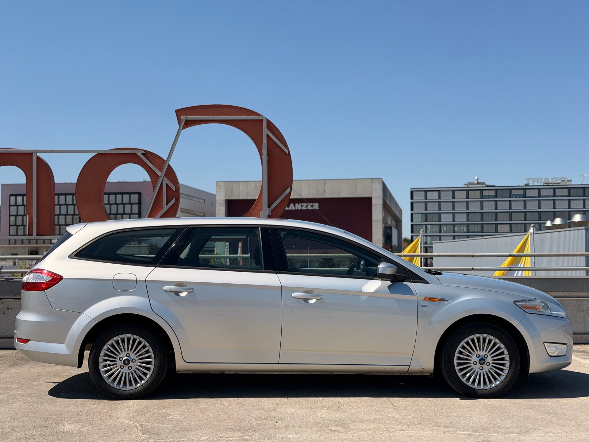 FORD Mondeo 2.0 TDCi 16V Ghia Automatic-image-2