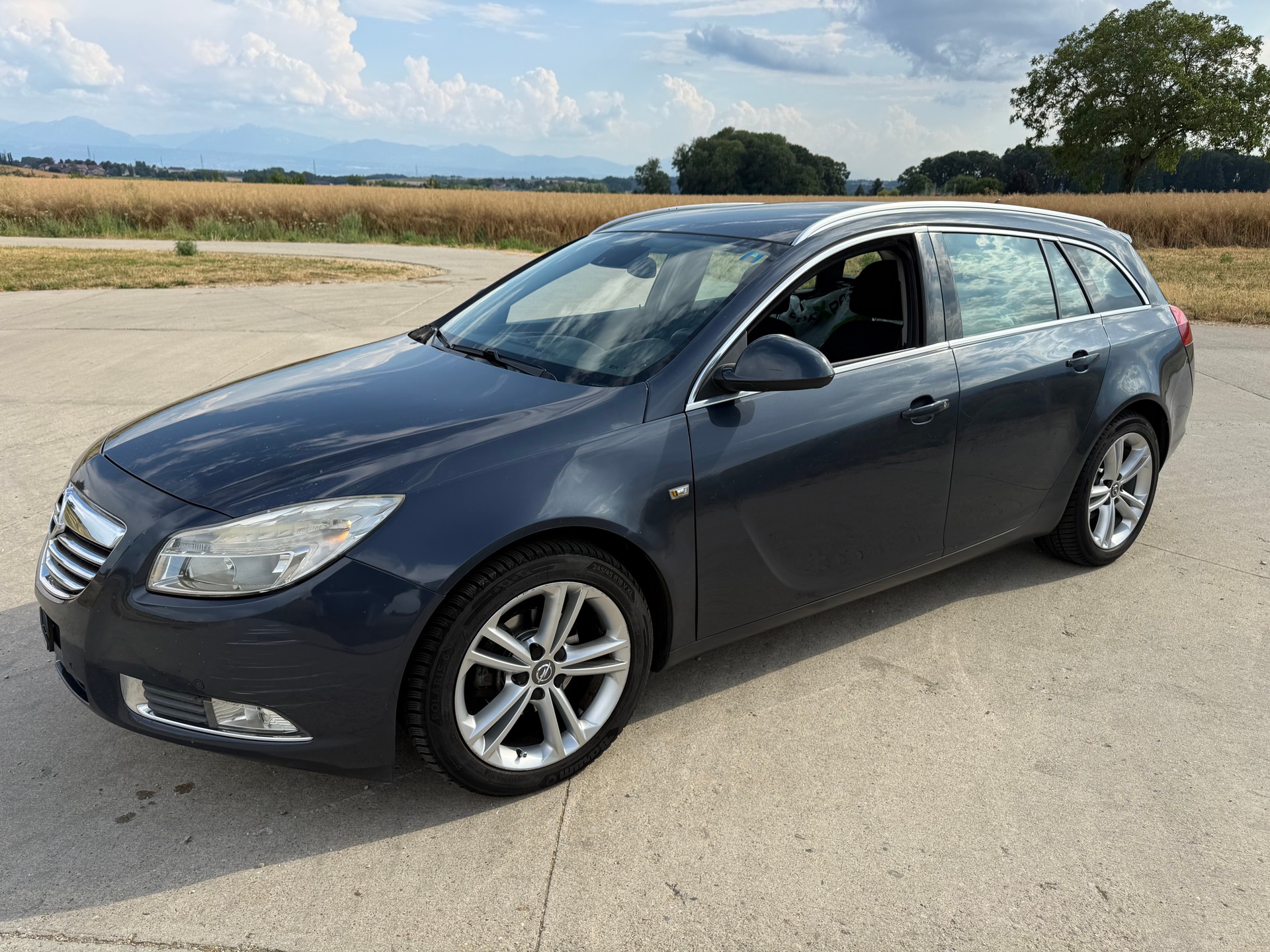 OPEL Insignia 2.0 CDTI Automatic-image-1