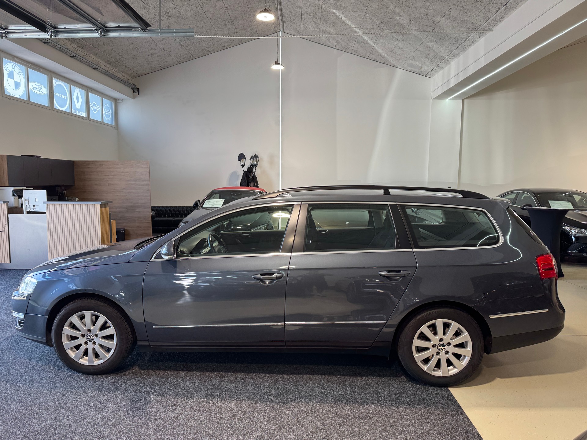 VW Passat Variant 1.8 TSI Value-showroom-element-2