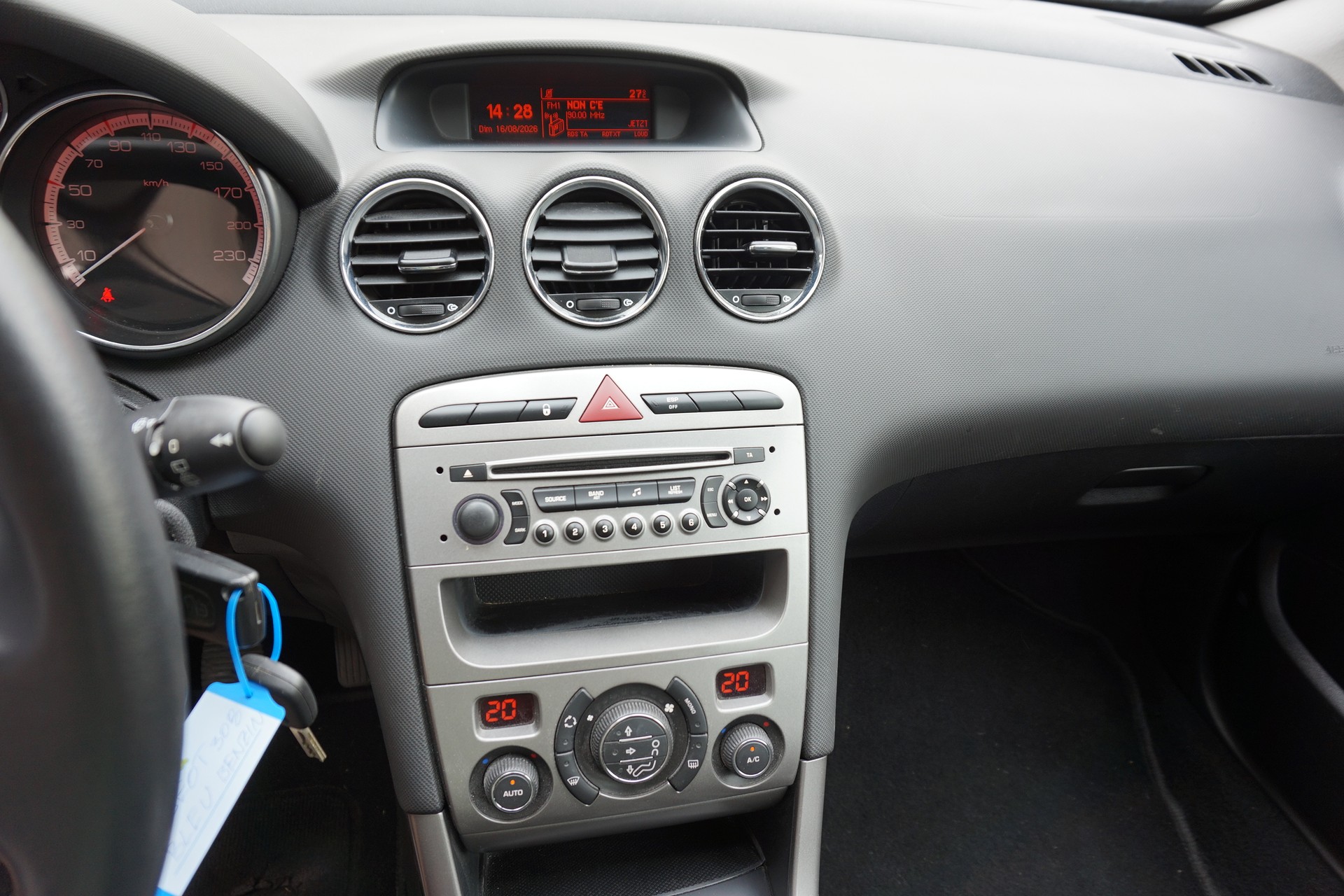 PEUGEOT 308 1.6 16V VTI Active-image-10