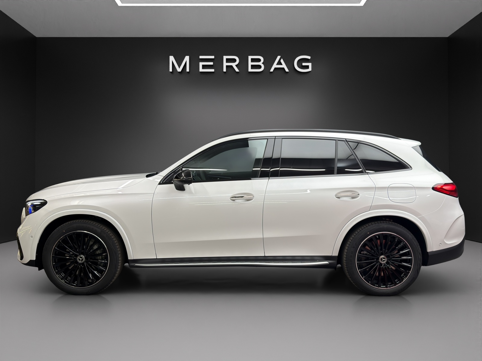 MERCEDES-BENZ GLC 300 e 4MATIC with EQ-Star Hybrid-image-2