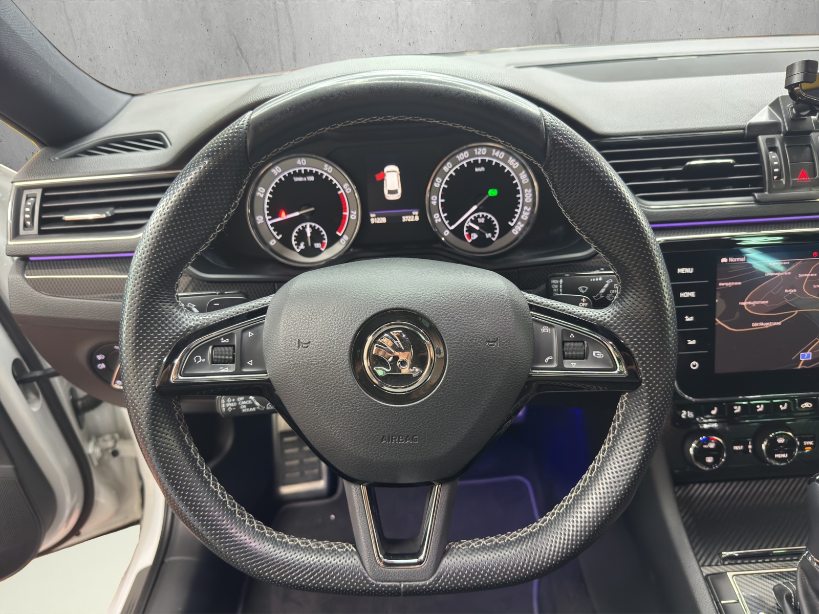 SKODA Superb Combi 2.0 TSI SportLine+ DSG 4x4-image-9
