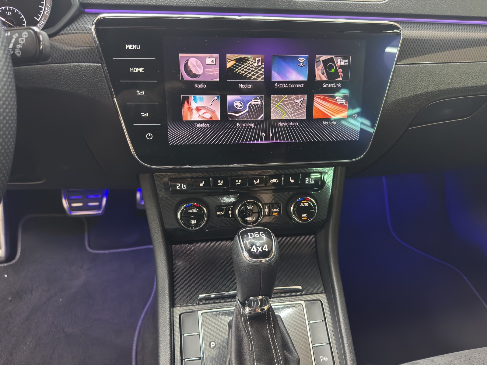 SKODA Superb Combi 2.0 TSI SportLine+ DSG 4x4-image-10