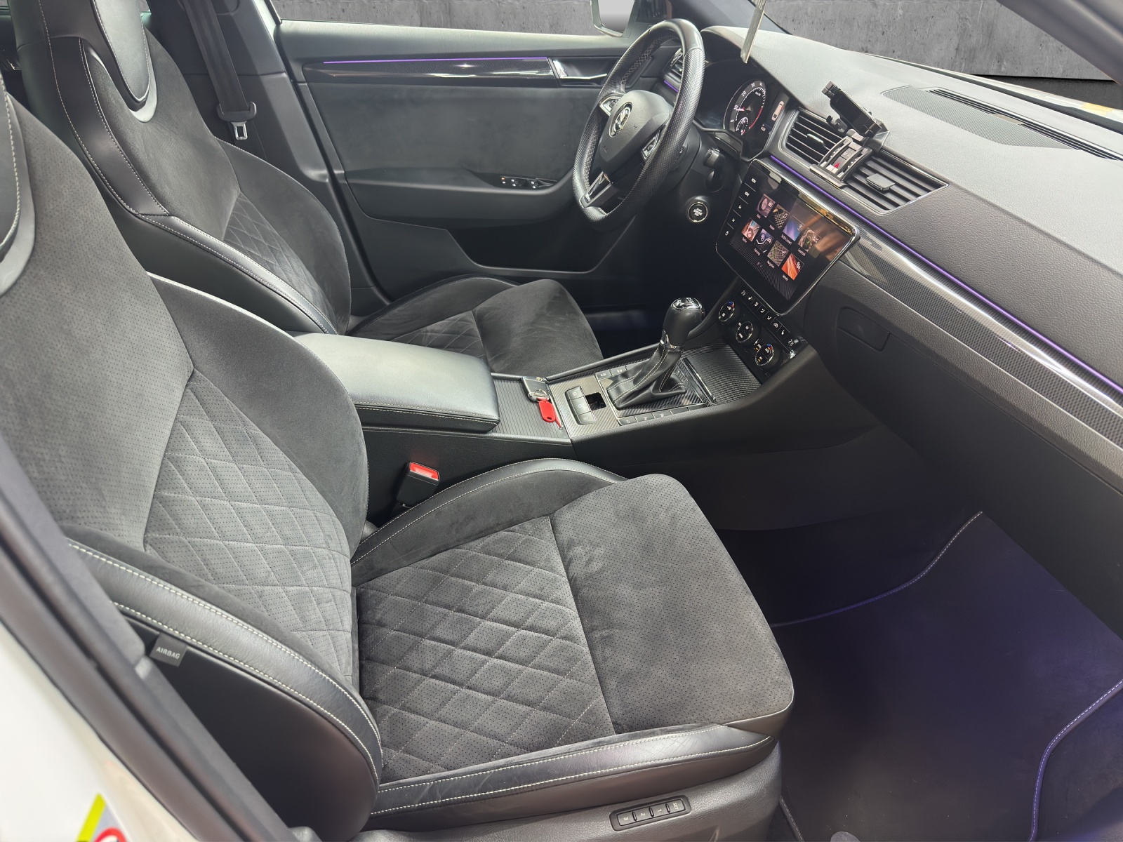 SKODA Superb Combi 2.0 TSI SportLine+ DSG 4x4-image-7