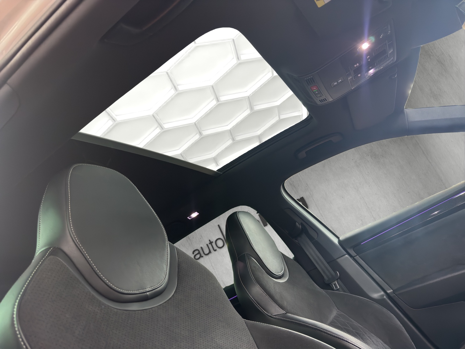 SKODA Superb Combi 2.0 TSI SportLine+ DSG 4x4-image-11