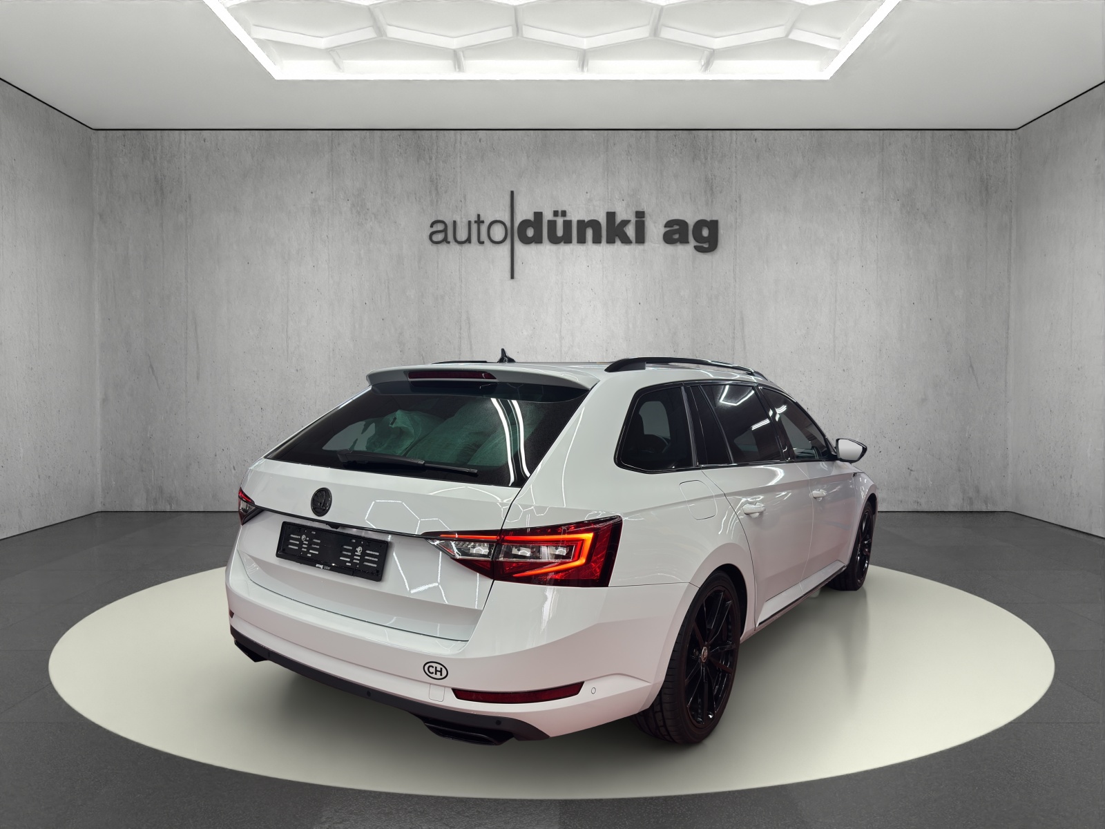 SKODA Superb Combi 2.0 TSI SportLine+ DSG 4x4-image-3