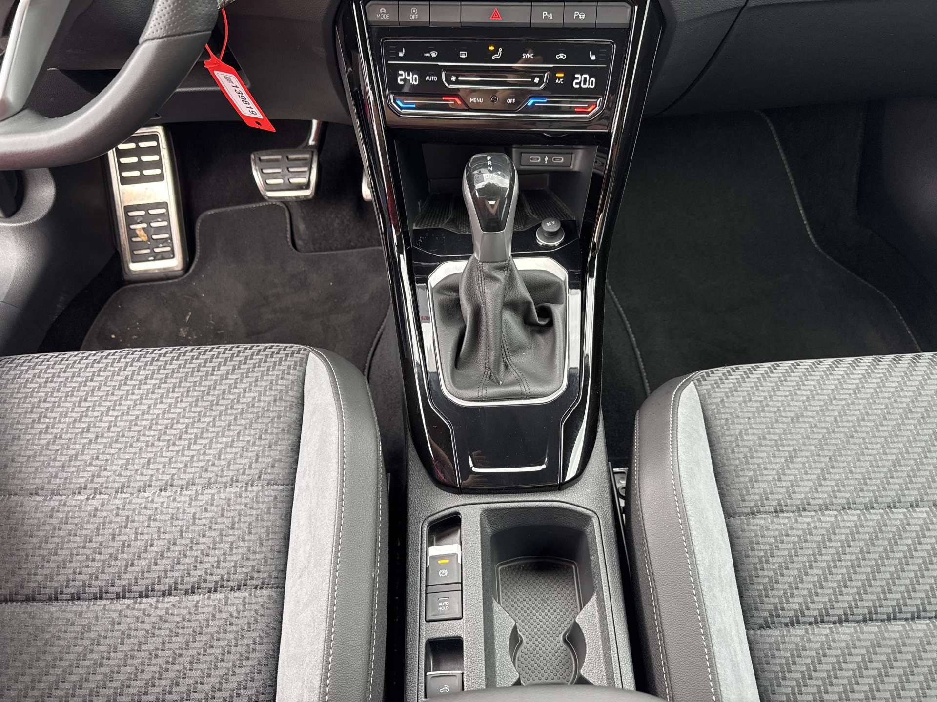VW T-Roc Cabriolet 1.5 TSi EVO R-Line DSG-Automat-image-11
