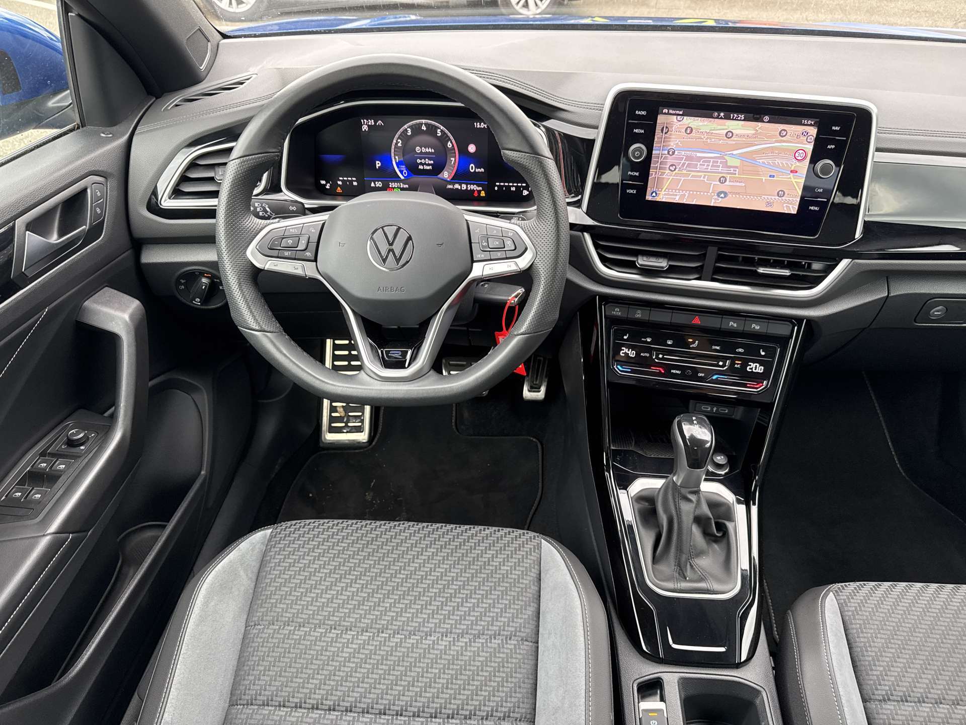 VW T-Roc Cabriolet 1.5 TSi EVO R-Line DSG-Automat-image-4