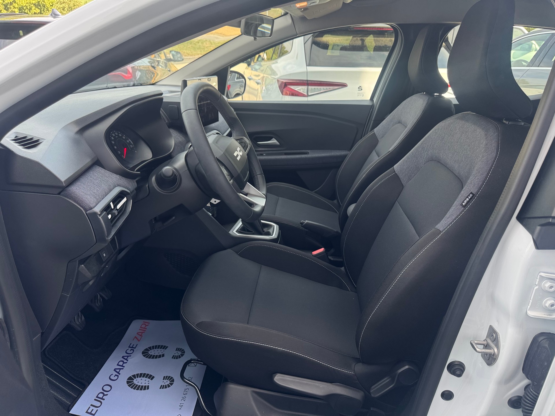 DACIA Sandero TCe 100 Expression-showroom-element-1