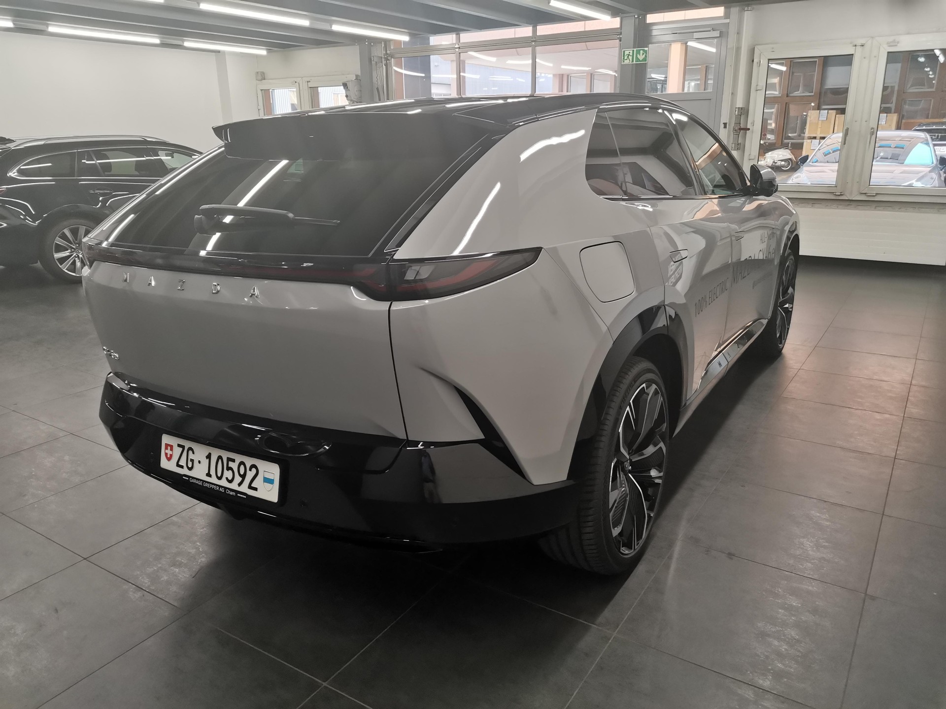 MAZDA CX-6e Takumi-image-4