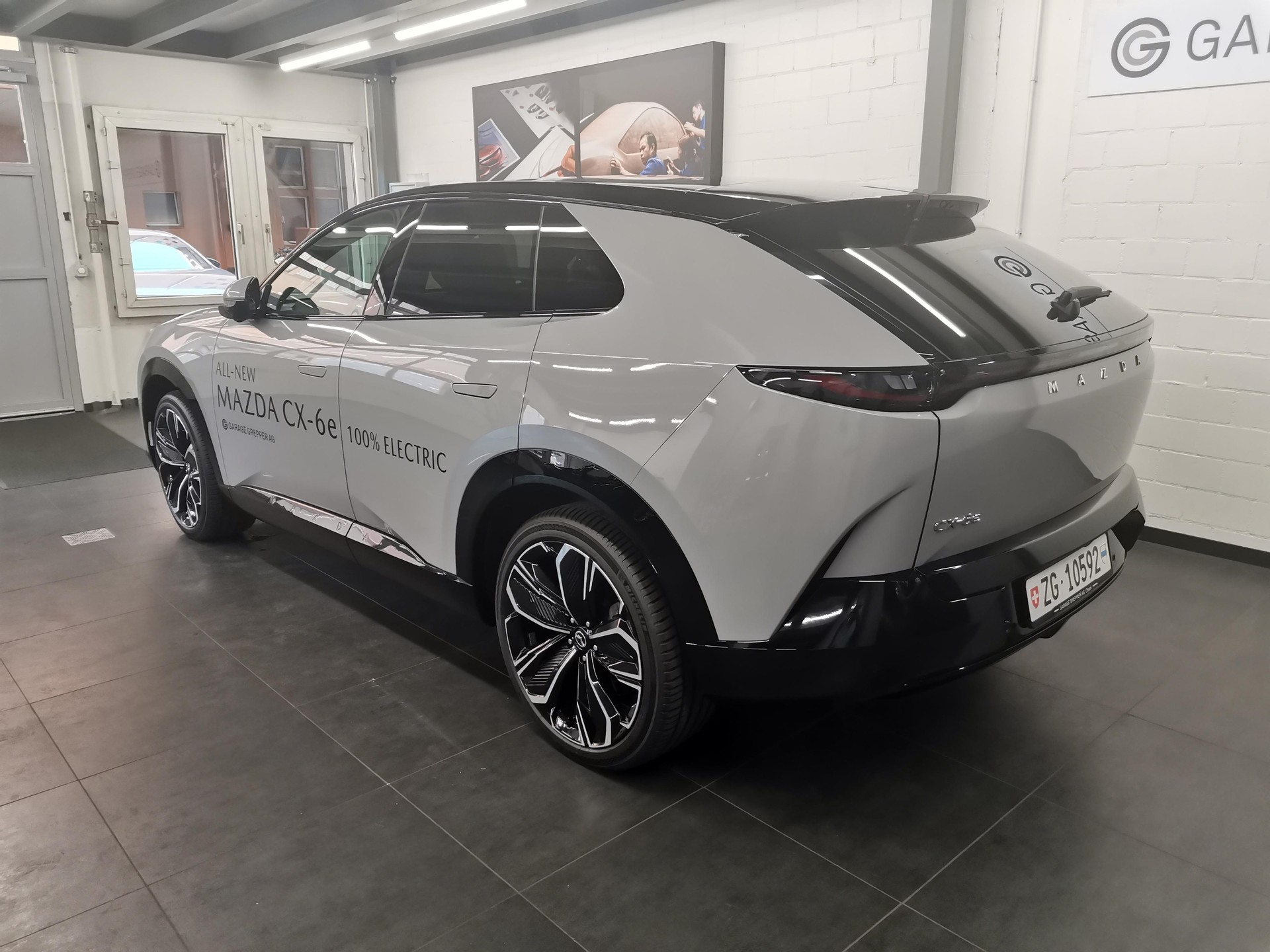 MAZDA CX-6e Takumi-image-3