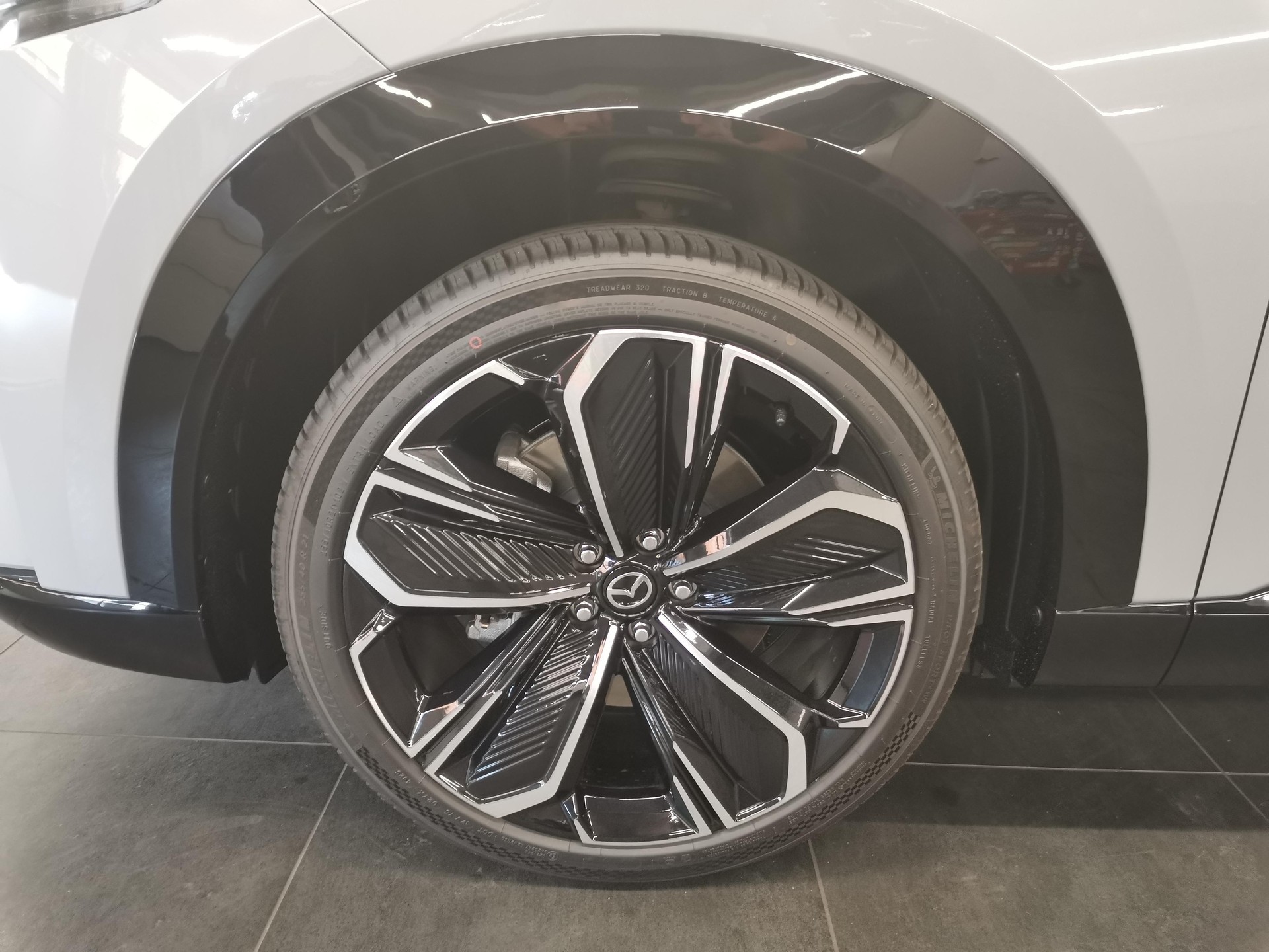 MAZDA CX-6e Takumi-image-8