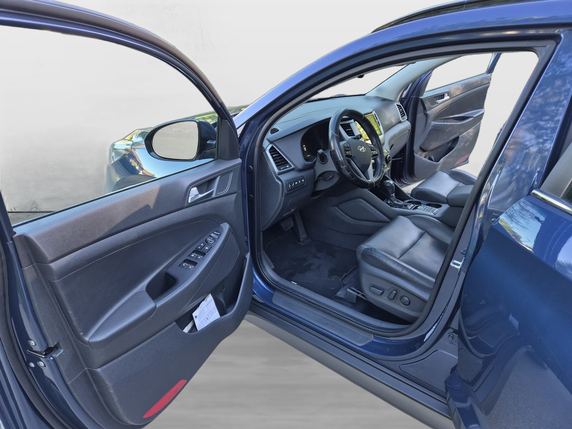 HYUNDAI Tucson 2.0 CRDI 4WD Automatic-image-6