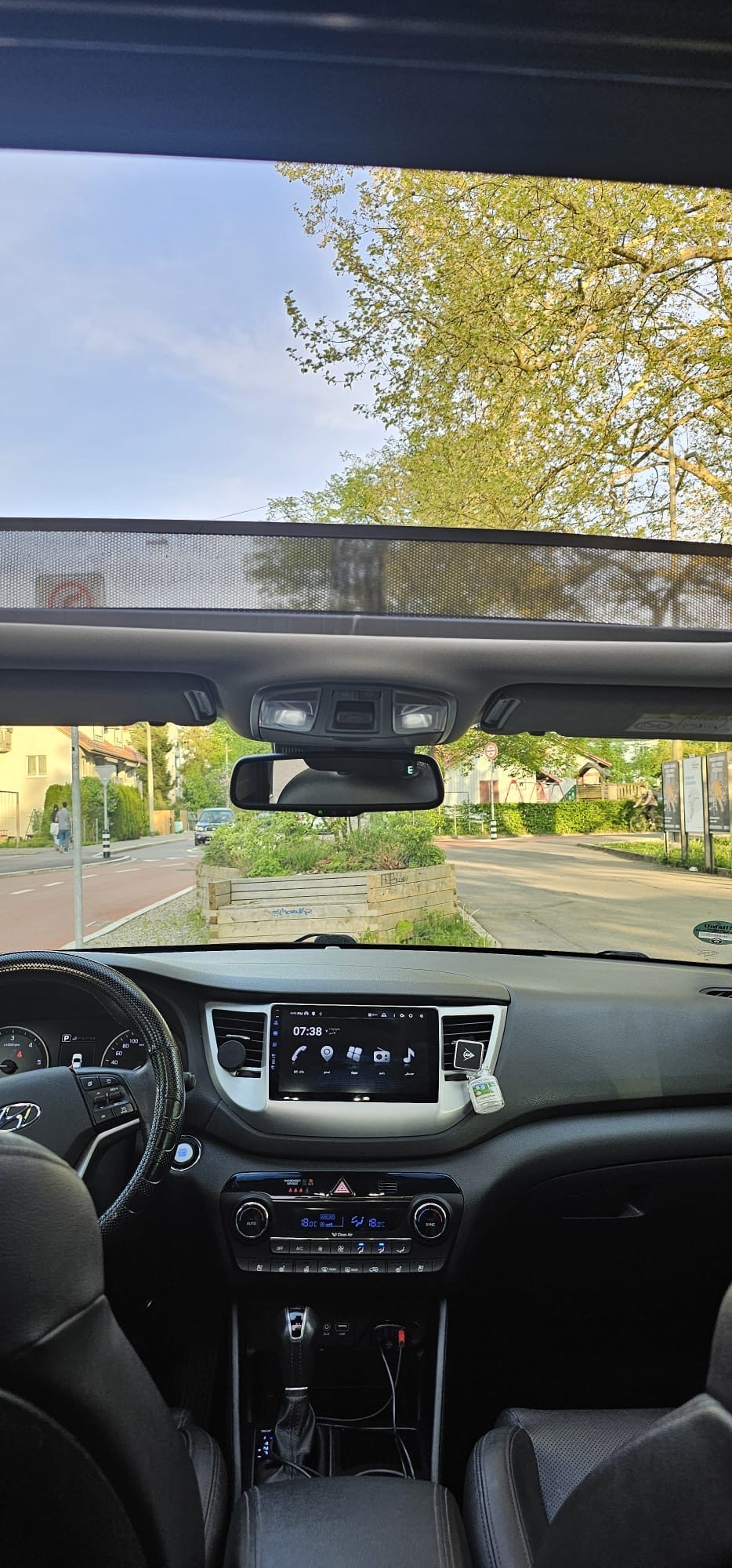 HYUNDAI Tucson 2.0 CRDI 4WD Automatic-image-12