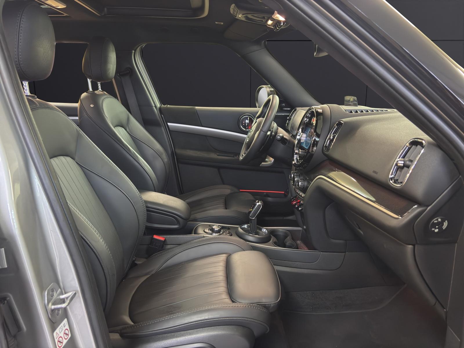 MINI Countryman F60 2.0i John Cooper Works ALL4-image-14