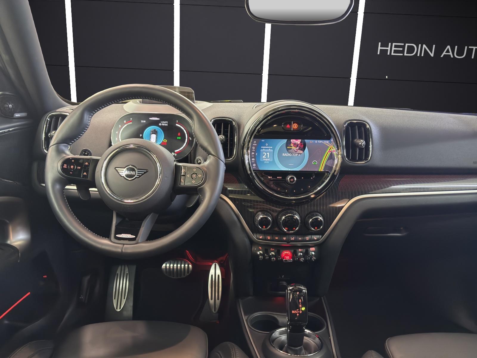 MINI Countryman F60 2.0i John Cooper Works ALL4-image-17