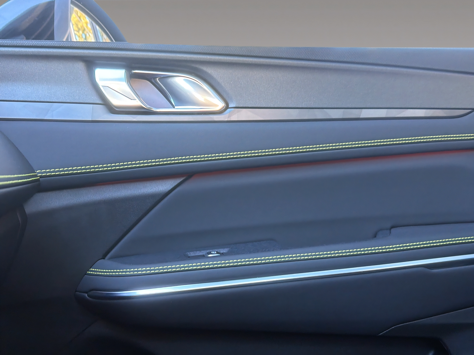 LYNK & CO 01 1.5 PHEV More-image-18