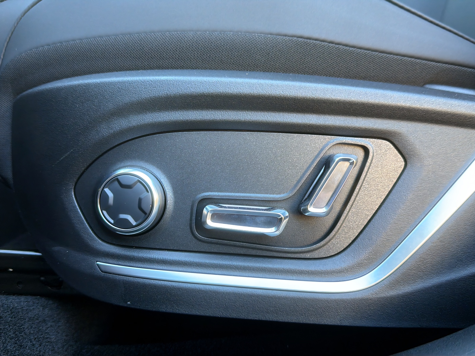 LYNK & CO 01 1.5 PHEV More-image-17