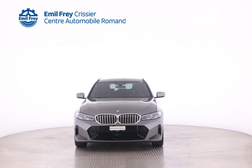 BMW 320d xDrive Touring-image-7