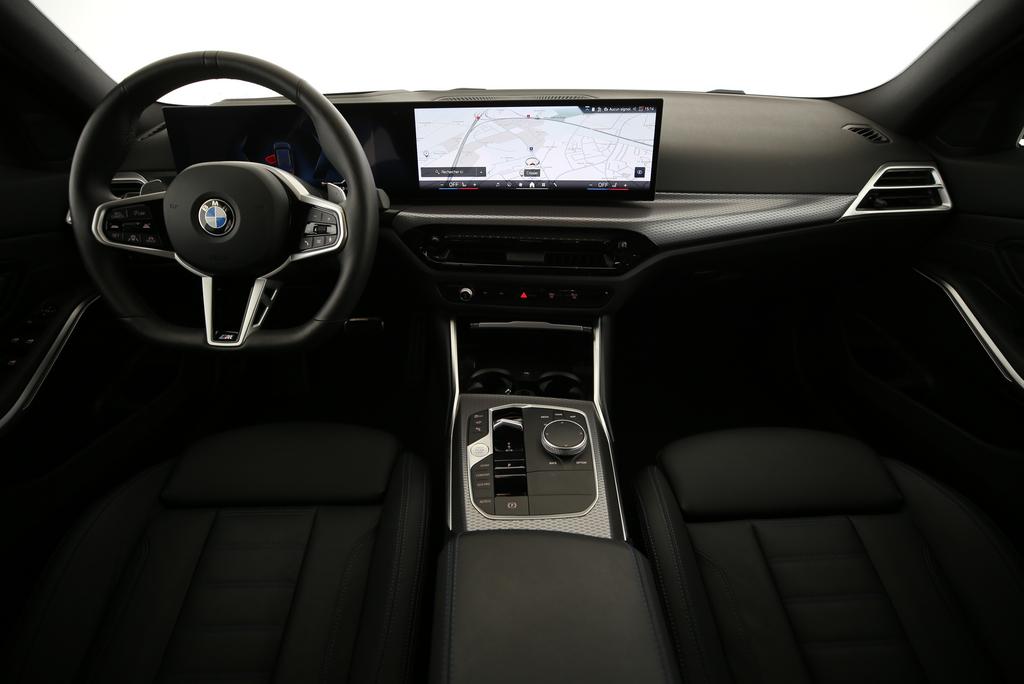 BMW 320d xDrive Touring-image-3