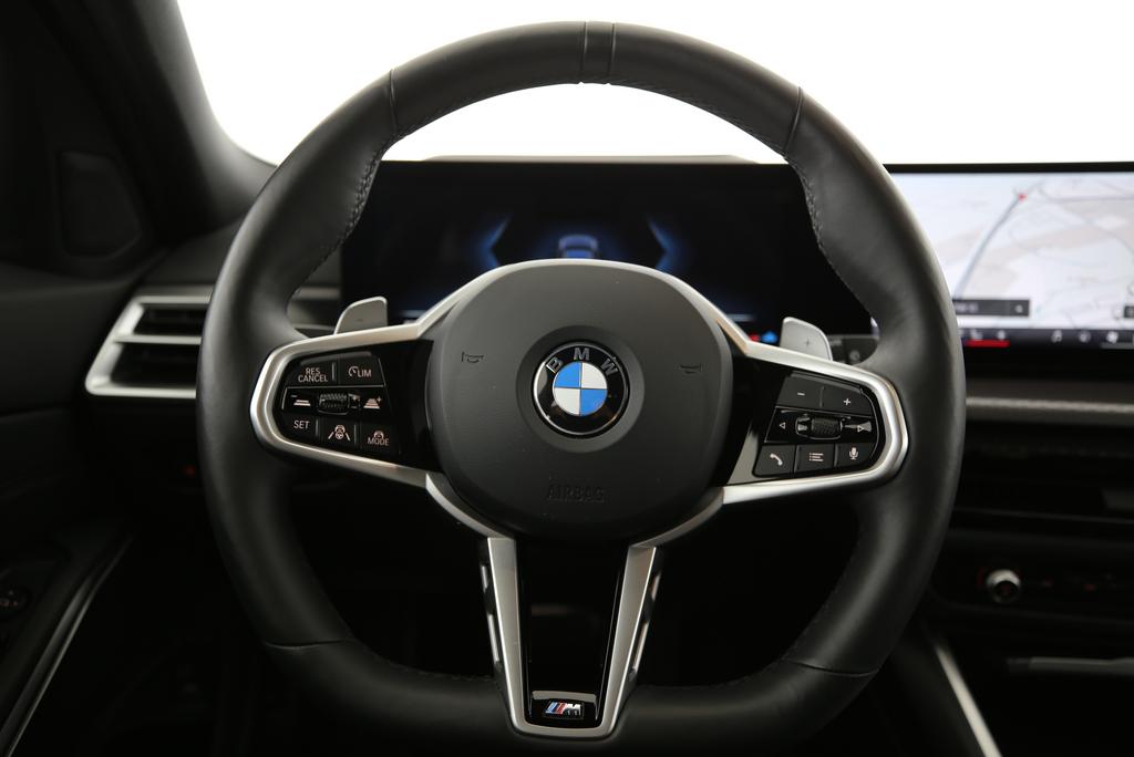 BMW 320d xDrive Touring-image-8