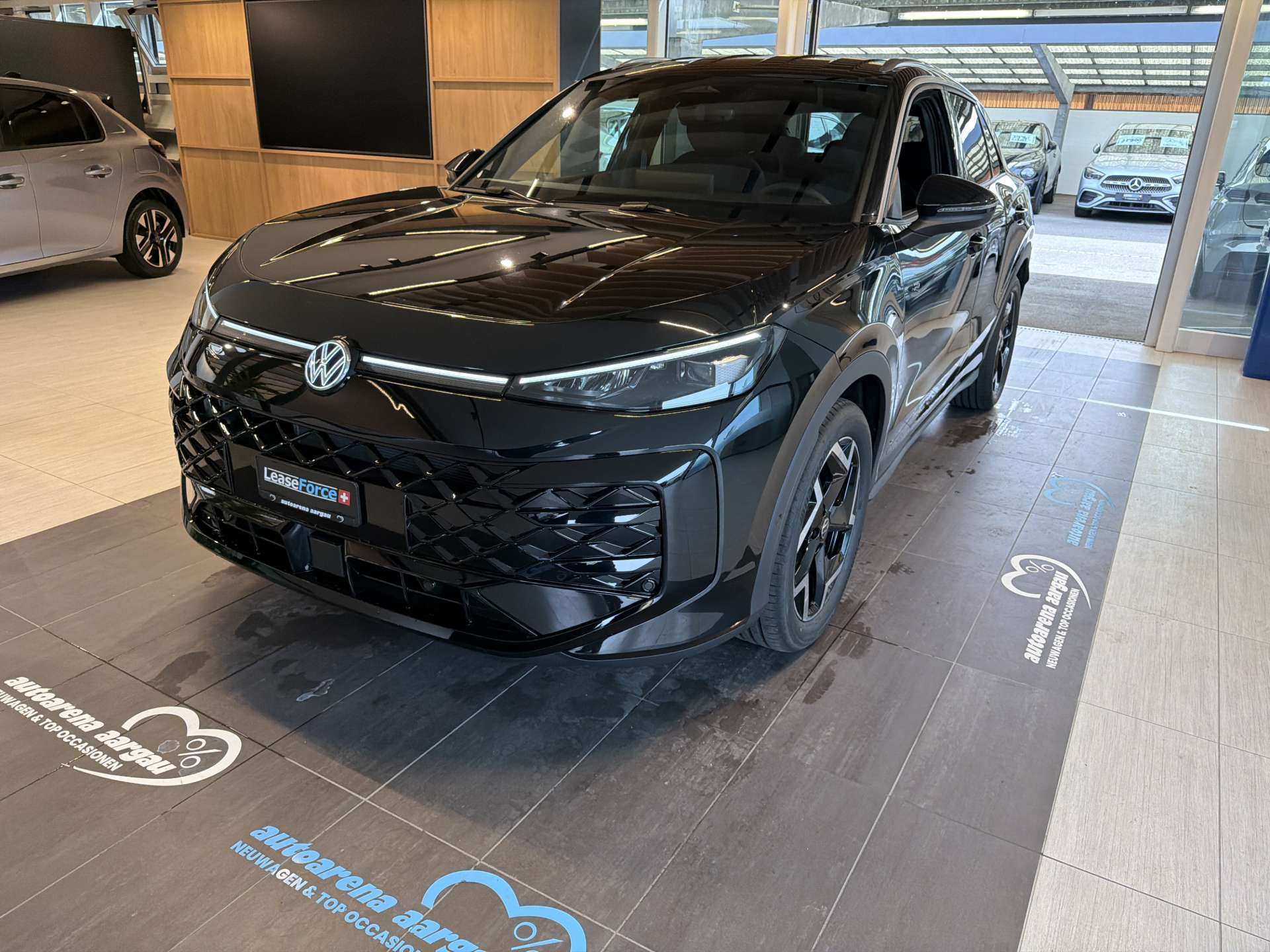 VW T-Roc 1.5 eTSi mHEV R-Line DSG-Automat-image-0