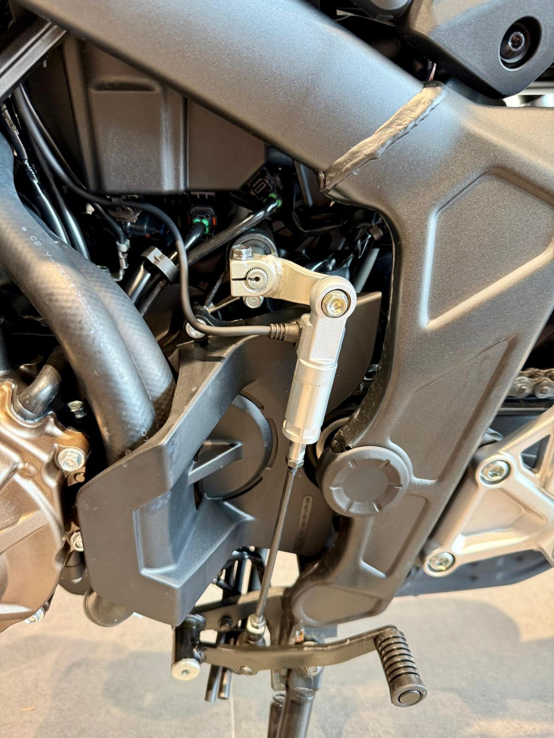 HONDA CB 650 R E-Clutch-showroom-element-3