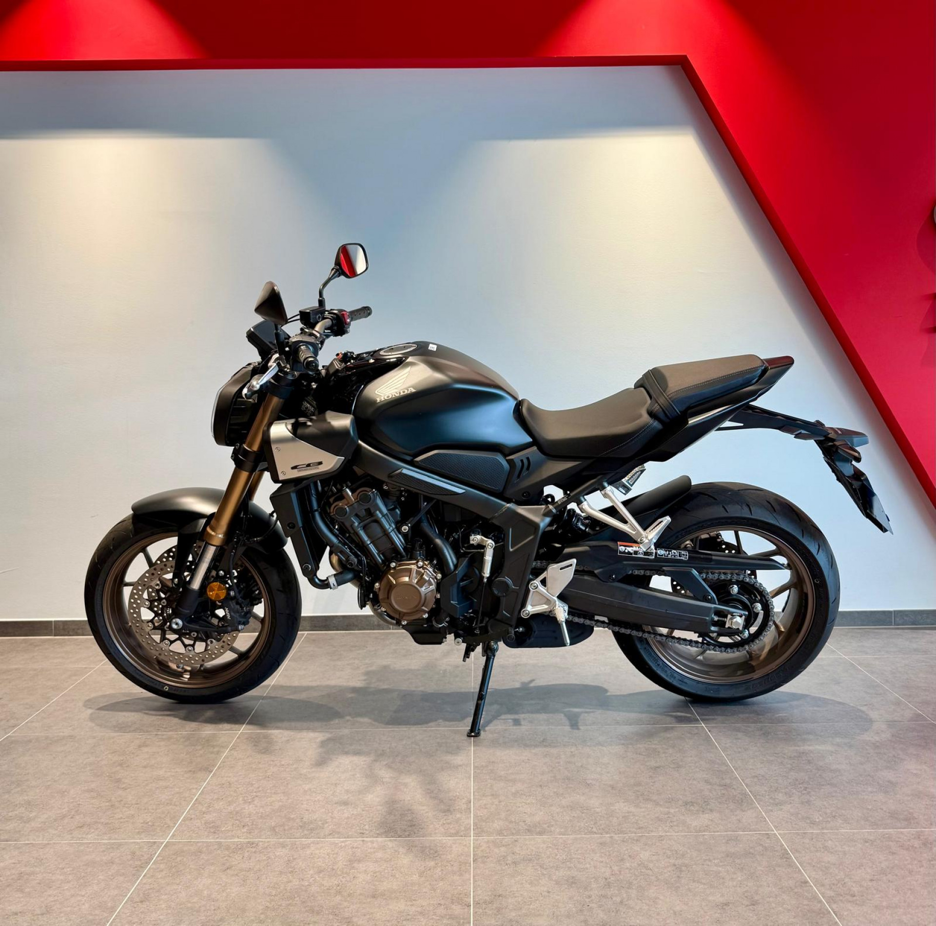 HONDA CB 650 R E-Clutch-showroom-element-2