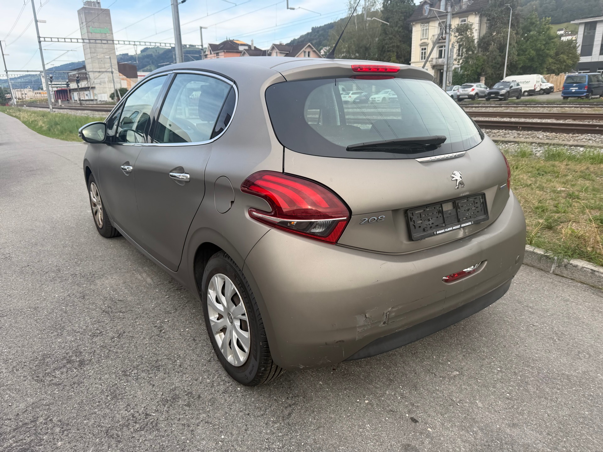 PEUGEOT 208 1.2 PureTech Access-image-5