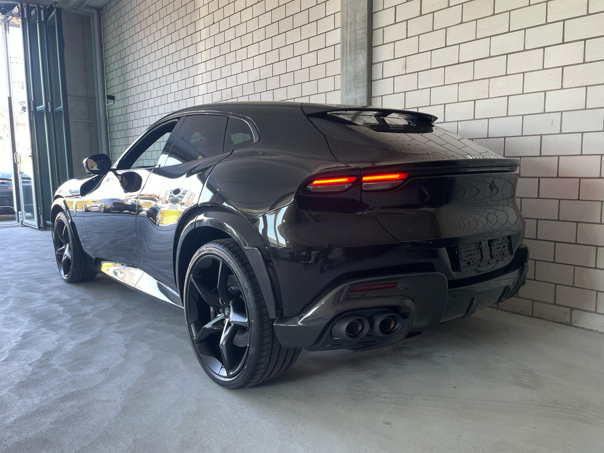 FERRARI Purosangue 6.5 V12 Sonderlackierung + Full Carbon-image-3