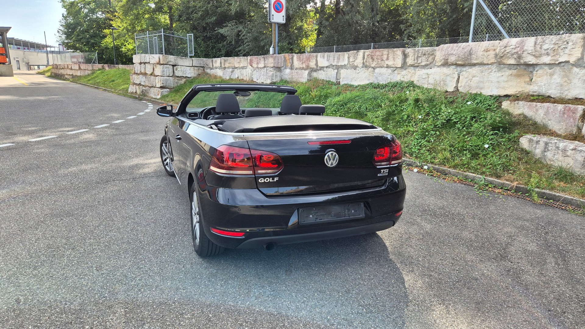 VW Golf Cabrio 1.2 TSI BlueMT-image-3