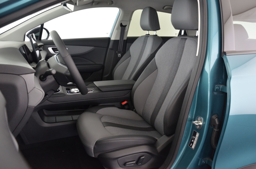 MG 4 EV 64kWh Premium Facelift-image-12