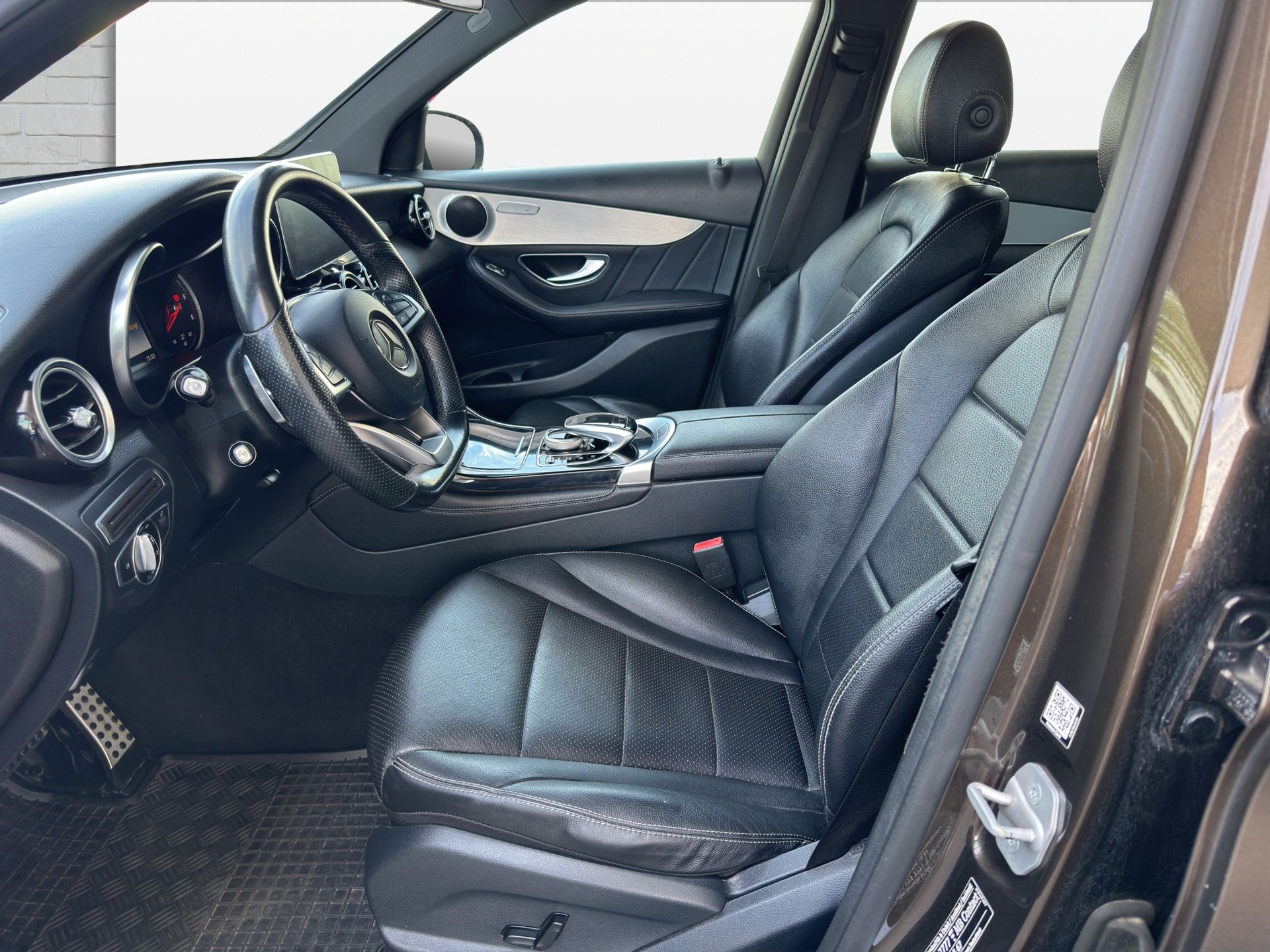 MERCEDES-BENZ GLC 250 d 4Matic 9G-Tronic-image-10
