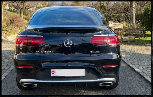 MERCEDES-BENZ GLC 220 d AMG Line 4m-image-3