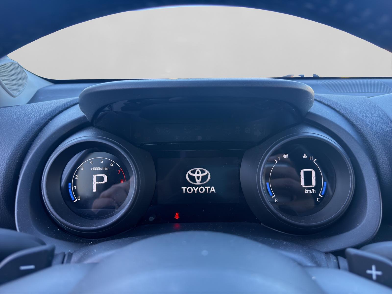 TOYOTA Yaris 1.5 Trend CVT-image-11