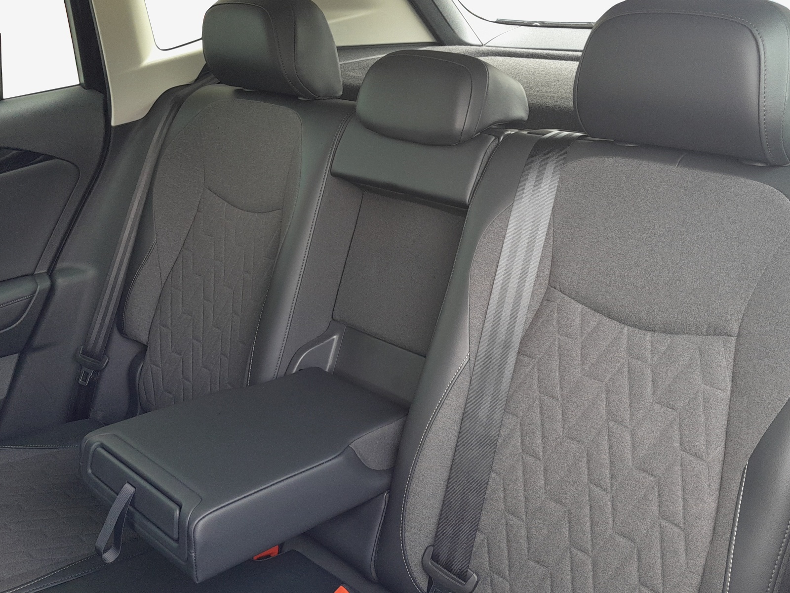VW Tiguan 2.0 TSI DSG Life 4Motion-image-11