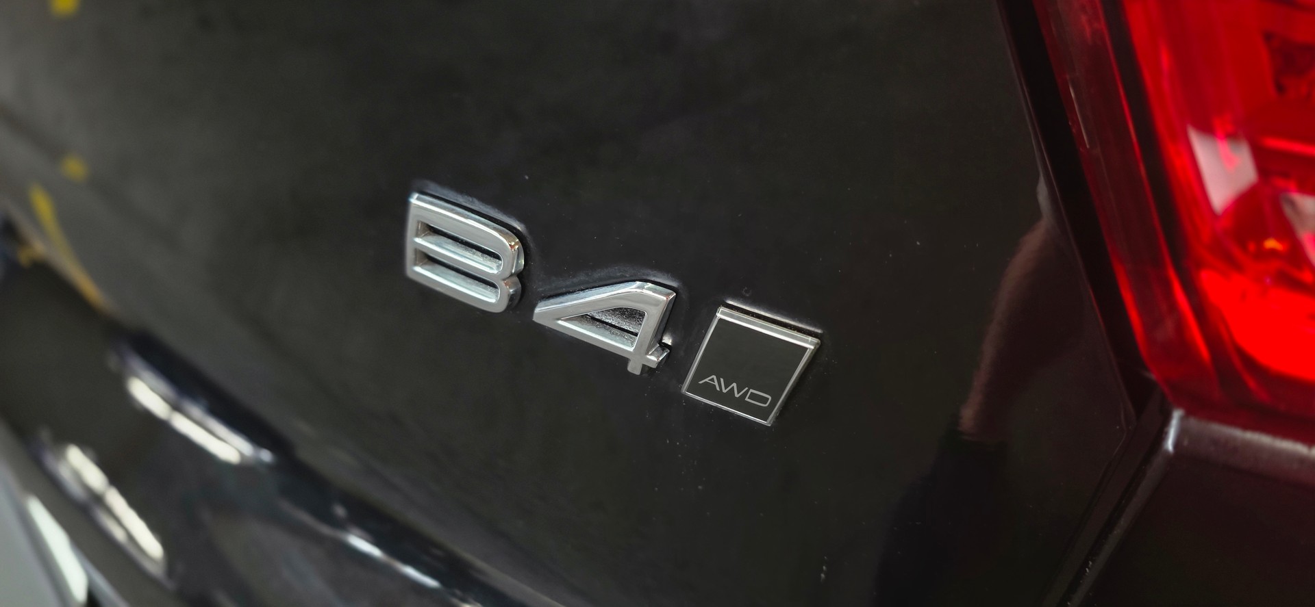 VOLVO XC40 B4 Benzin Mild Hybrid AWD Ultimate Dark DCT-image-30