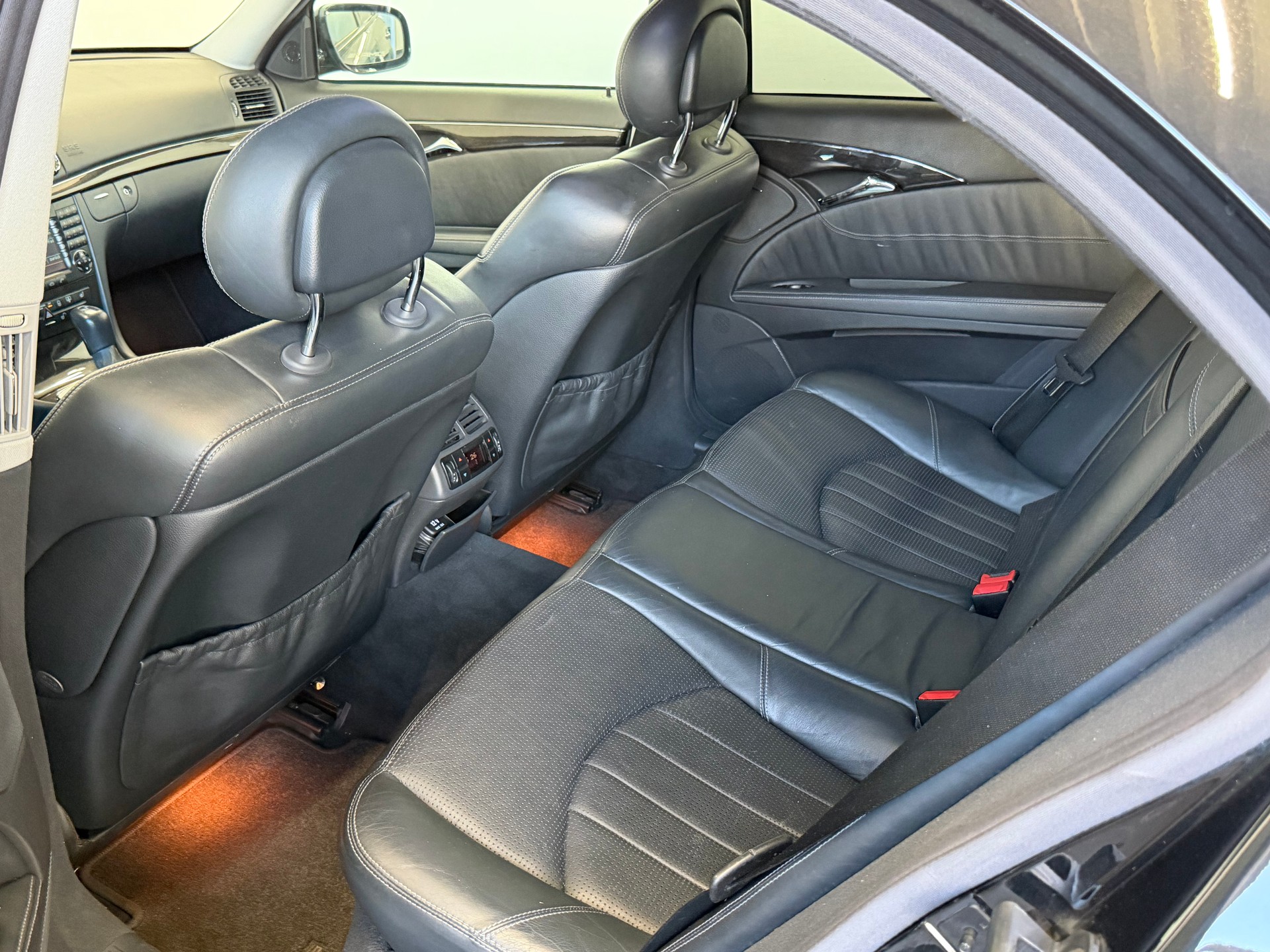 MERCEDES-BENZ E 55 AMG Avantgarde Automatic-image-14